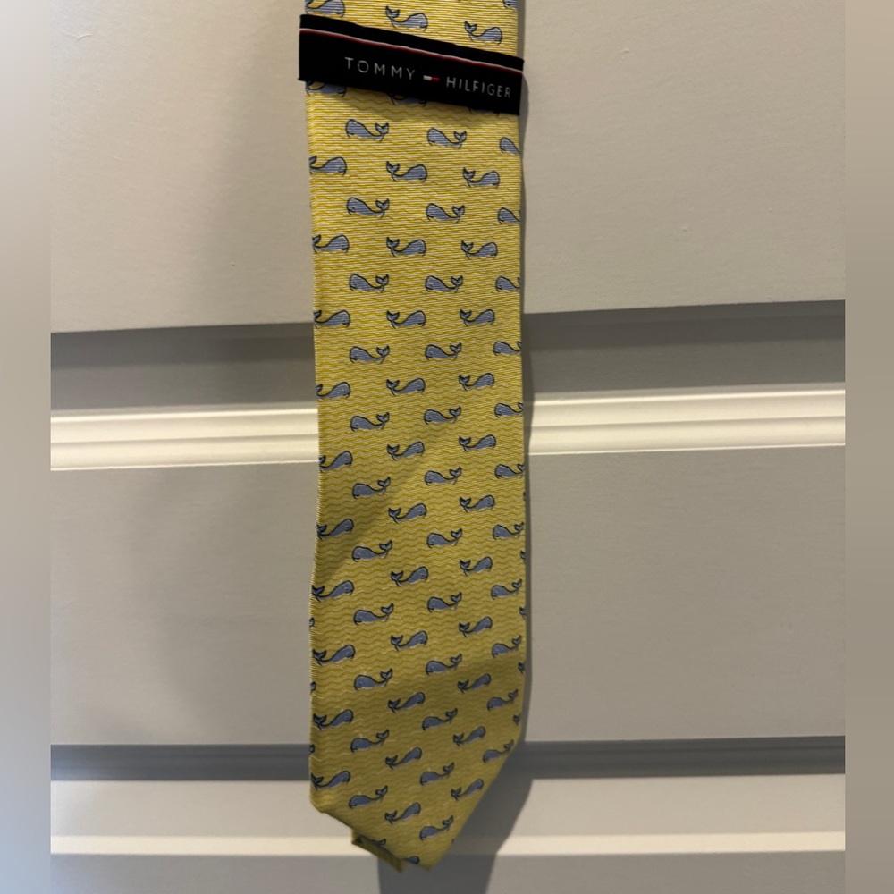 NWT Tommy Hilfiger Yellow Whale Print Tie
